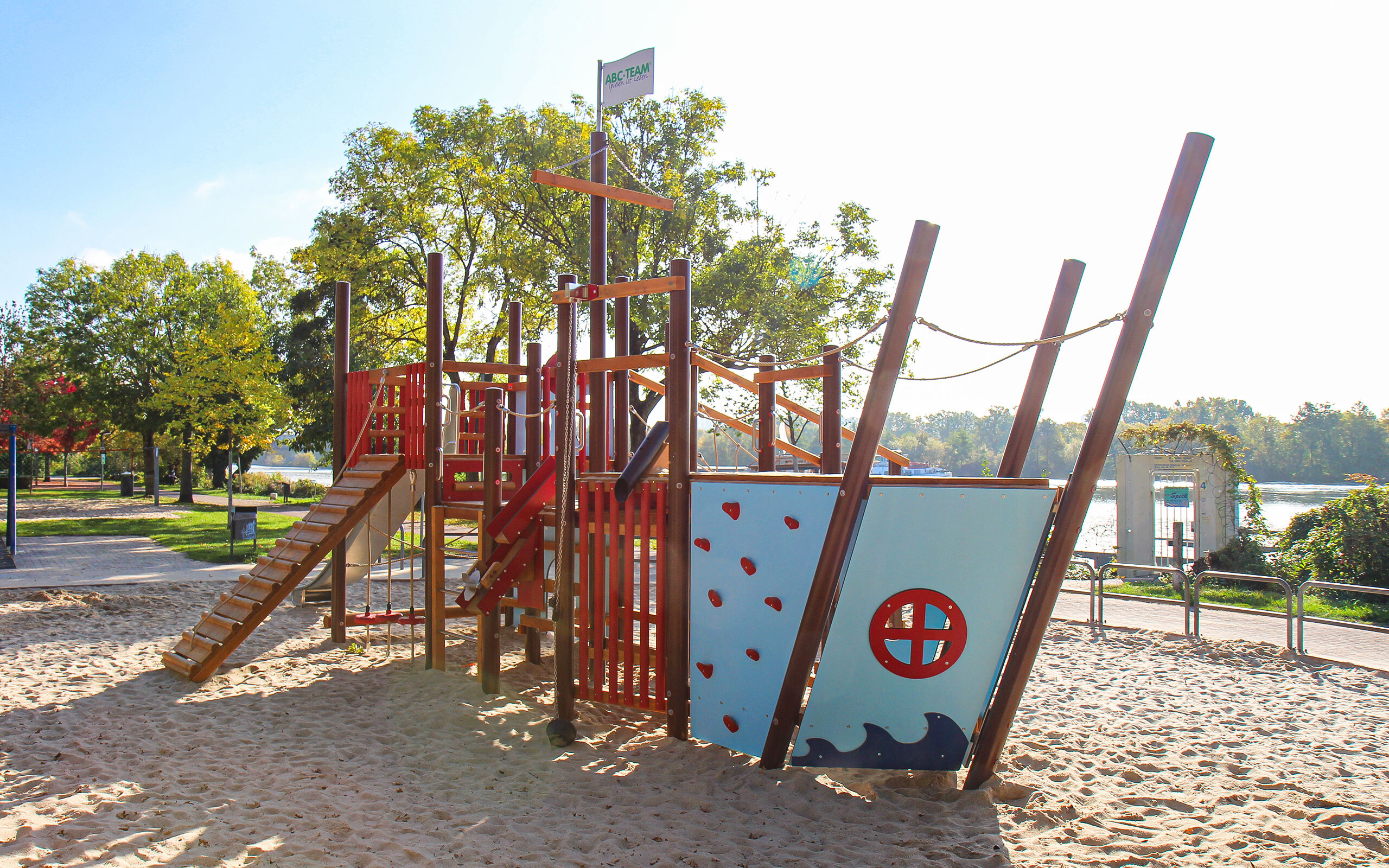 Spielplatz Griesheimer Mainufer