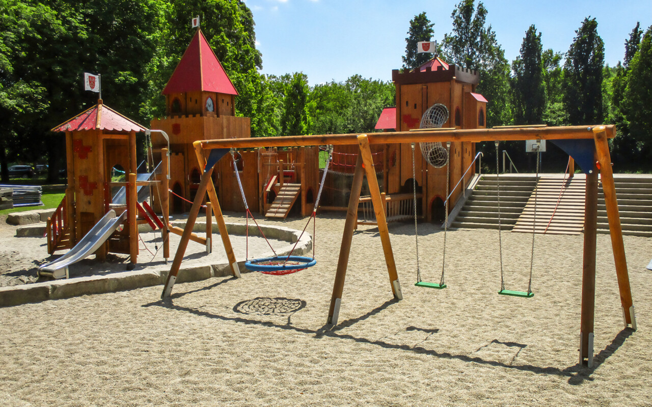 ABCTEAM Spielplatz Ritterburg
